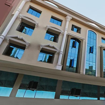 Oyo 23191 Flagship Hotel Raj Madan Ameerpet ไฮเดอราบัด ภายนอก รูปภาพ