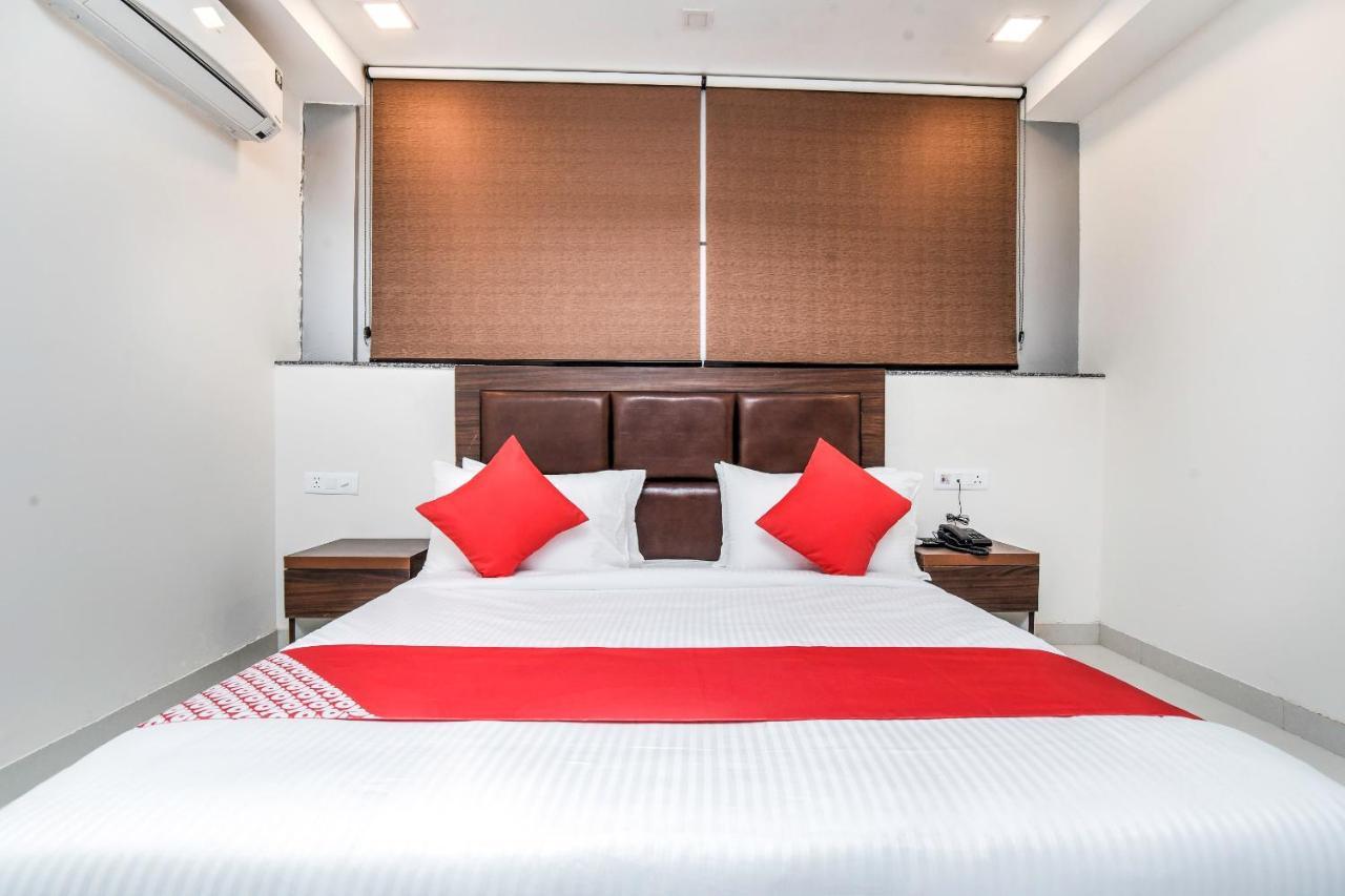 Oyo 23191 Flagship Hotel Raj Madan Ameerpet ไฮเดอราบัด ภายนอก รูปภาพ