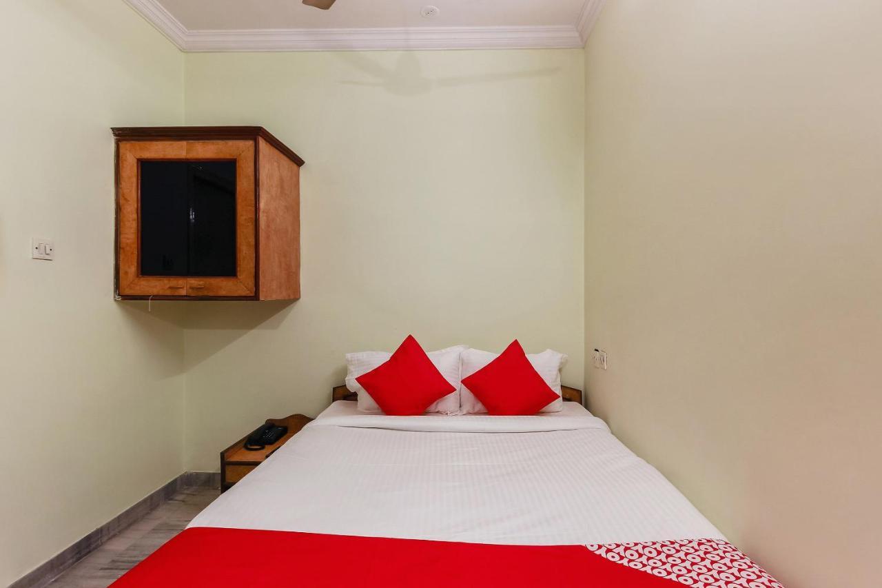 Oyo 23191 Flagship Hotel Raj Madan Ameerpet ไฮเดอราบัด ภายนอก รูปภาพ