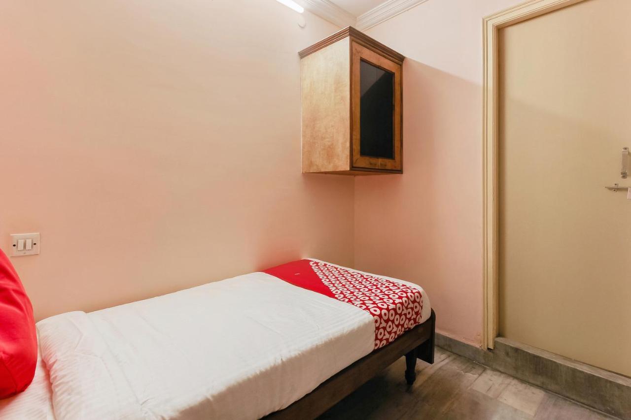 Oyo 23191 Flagship Hotel Raj Madan Ameerpet ไฮเดอราบัด ภายนอก รูปภาพ