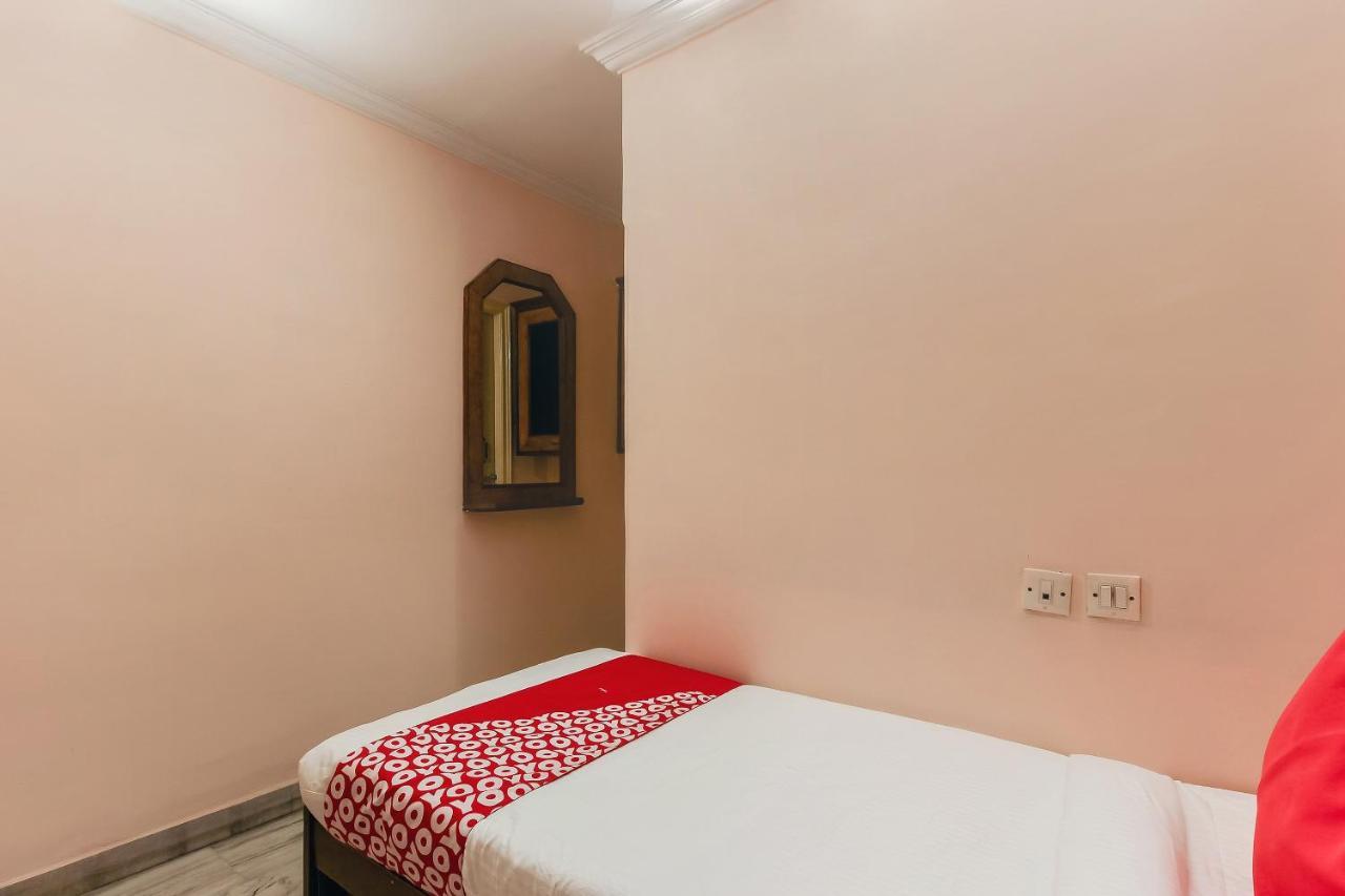Oyo 23191 Flagship Hotel Raj Madan Ameerpet ไฮเดอราบัด ภายนอก รูปภาพ