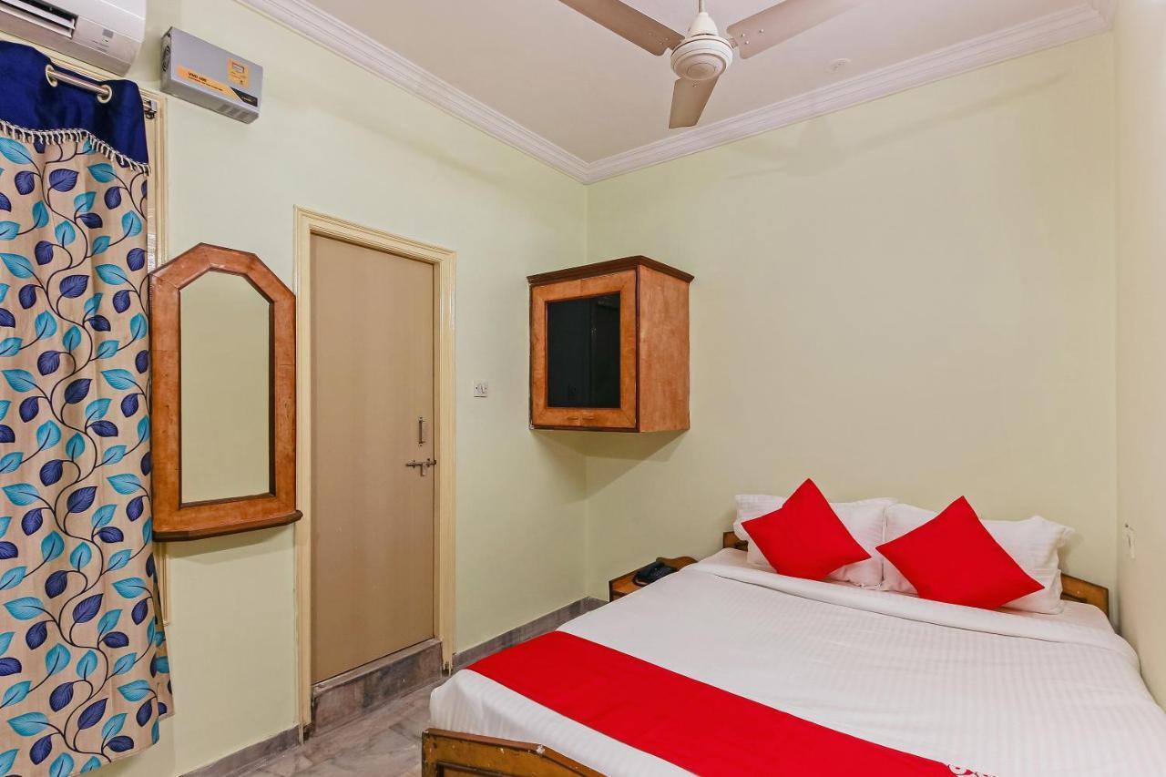 Oyo 23191 Flagship Hotel Raj Madan Ameerpet ไฮเดอราบัด ภายนอก รูปภาพ