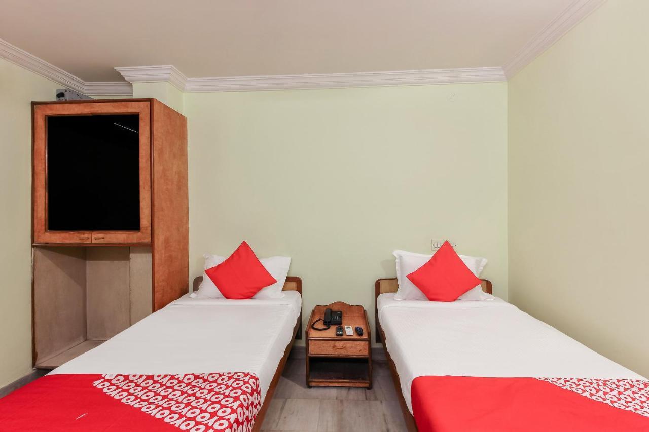 Oyo 23191 Flagship Hotel Raj Madan Ameerpet ไฮเดอราบัด ภายนอก รูปภาพ