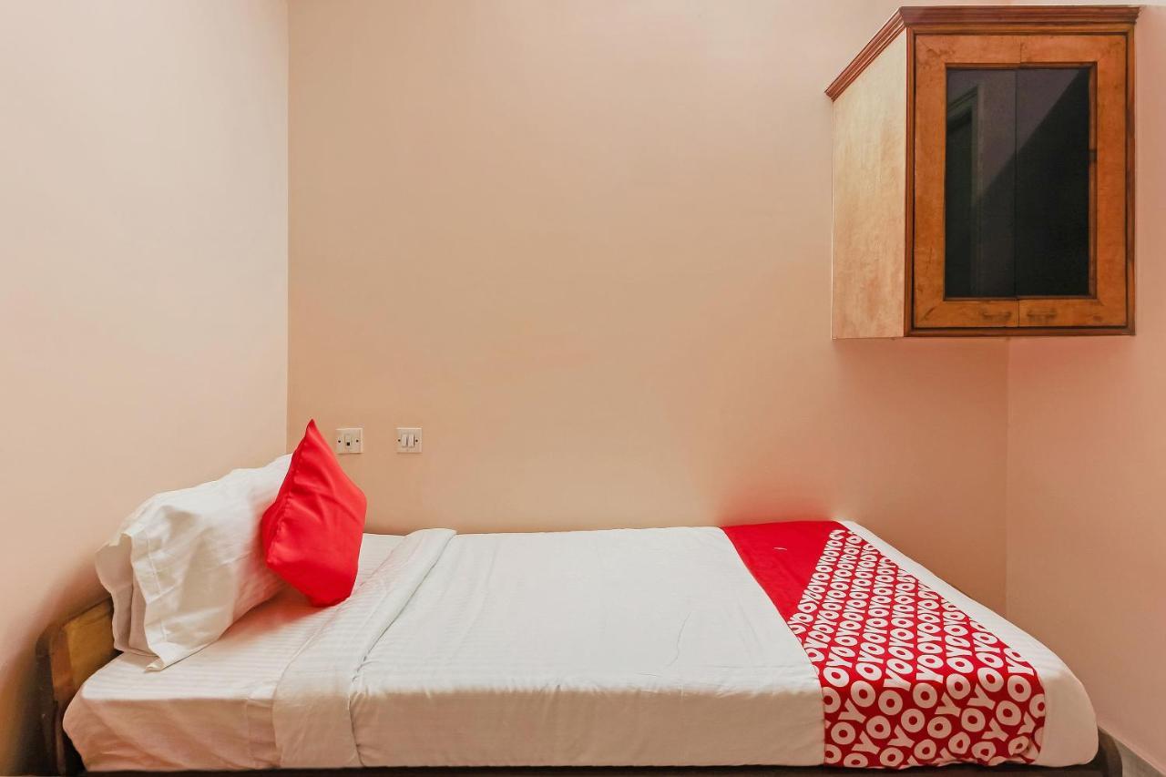 Oyo 23191 Flagship Hotel Raj Madan Ameerpet ไฮเดอราบัด ภายนอก รูปภาพ