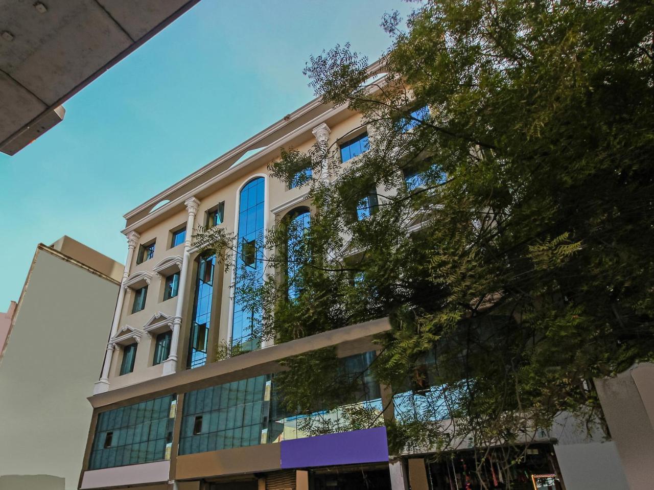 Oyo 23191 Flagship Hotel Raj Madan Ameerpet ไฮเดอราบัด ภายนอก รูปภาพ