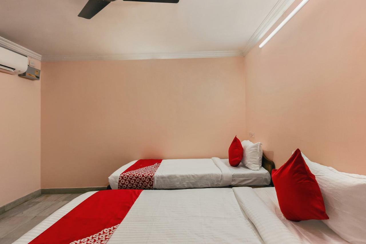 Oyo 23191 Flagship Hotel Raj Madan Ameerpet ไฮเดอราบัด ภายนอก รูปภาพ