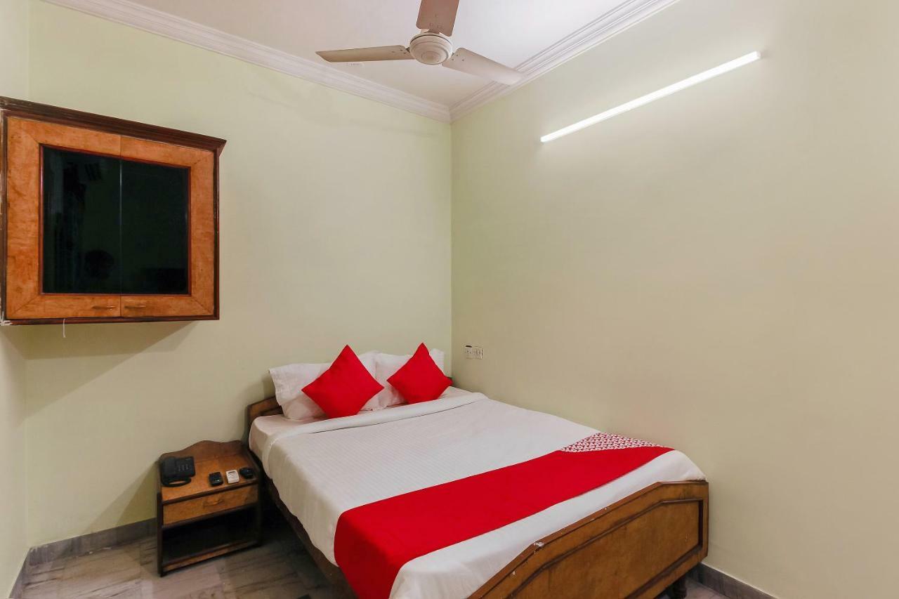 Oyo 23191 Flagship Hotel Raj Madan Ameerpet ไฮเดอราบัด ภายนอก รูปภาพ